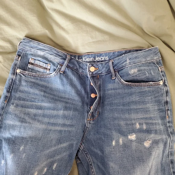 Calvin Klein Slim Boyfriend Jeabs - Picture 3 of 3